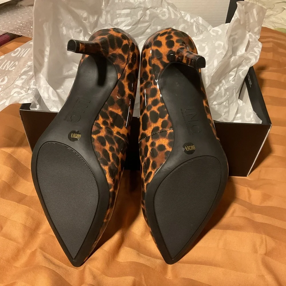 NWT INC Leopard Pumps 🐆 - Picture 7 of 9